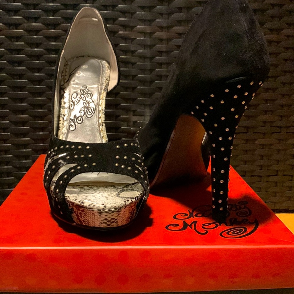 Naughty Monkey Sz 8 heeled open toe pump